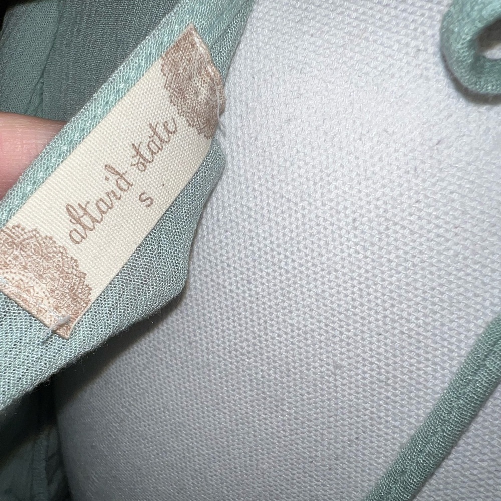 🍀 Altar’d State blouse - Picture 5 of 6